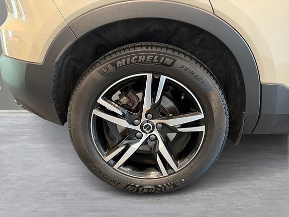 Volvo XC40 7 of 20