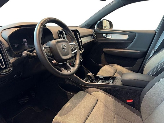 Volvo XC40 8 of 20