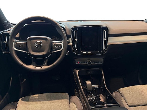 Volvo XC40 9 of 20