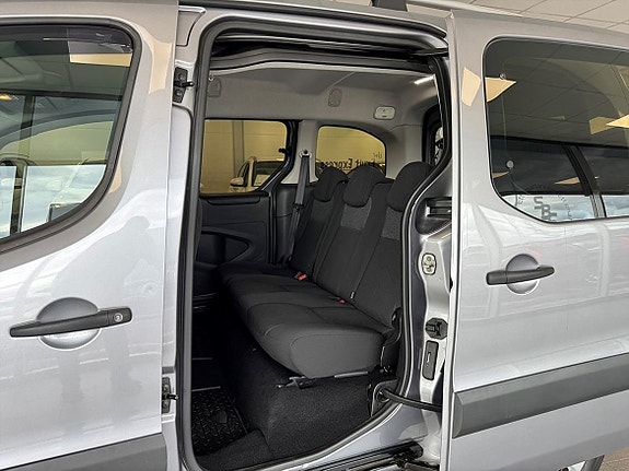 Peugeot Partner Tepee 14 of 18