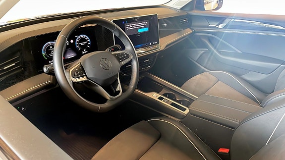 Volkswagen Passat 7 of 15