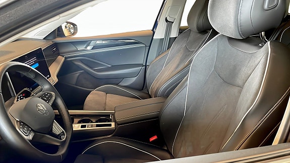 Volkswagen Passat 8 of 15