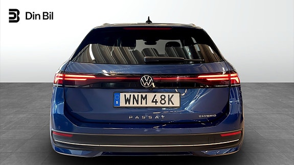 Volkswagen Passat 5 of 15