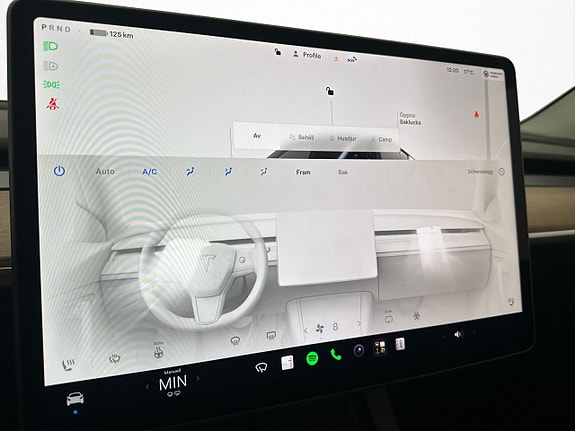 Tesla Model Y 23 of 30