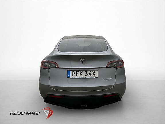 Tesla Model Y 8 of 30