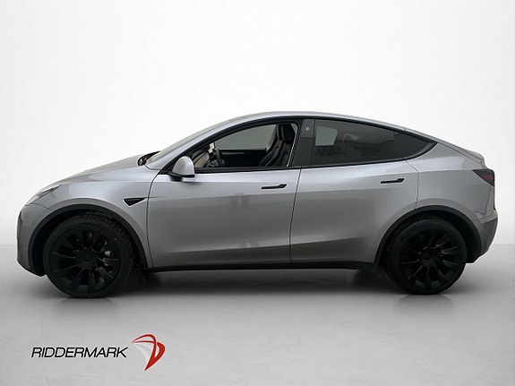 Tesla Model Y 5 of 30