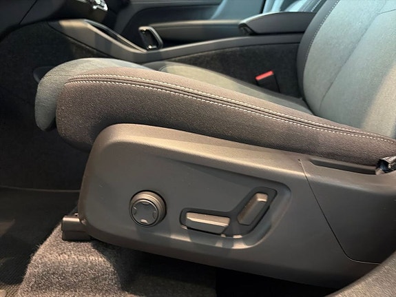 Volvo XC40 17 of 20