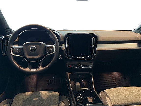 Volvo XC40 9 of 20