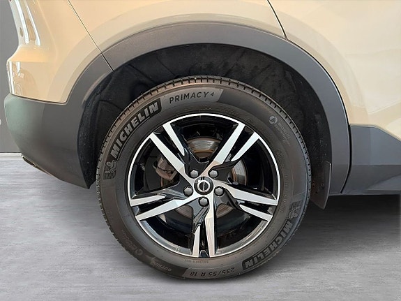 Volvo XC40 7 of 20