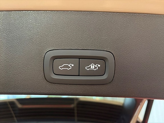 Volvo XC40 13 of 20