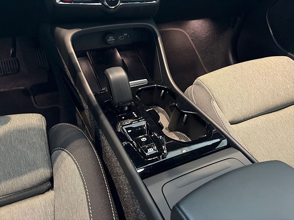 Volvo XC40 14 of 20