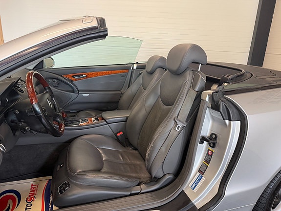 Mercedes-Benz SL500 26 of 26