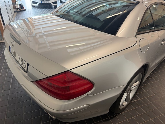 Mercedes-Benz SL500 25 of 26