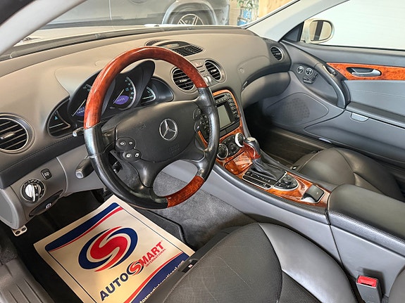Mercedes-Benz SL500 10 of 26