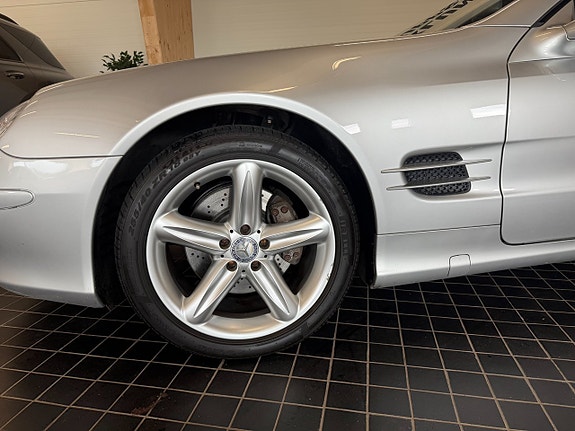 Mercedes-Benz SL500 15 of 26