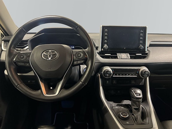 Toyota RAV4 8 of 27