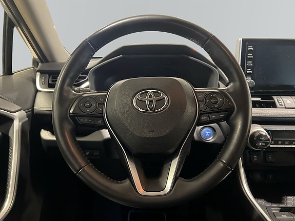 Toyota RAV4 9 of 27