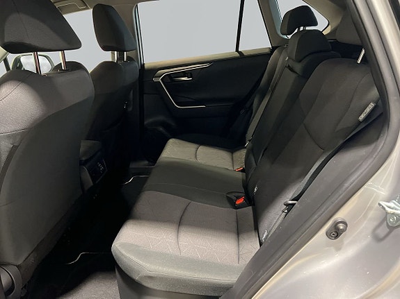 Toyota RAV4 11 of 27