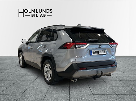 Toyota RAV4 2 of 27
