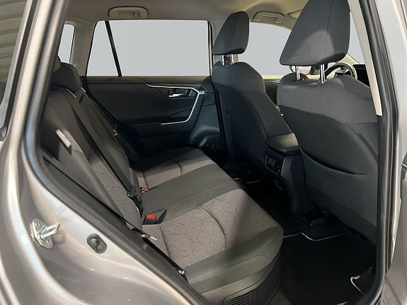 Toyota RAV4 7 of 27