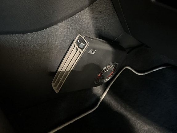 Toyota RAV4 20 of 27