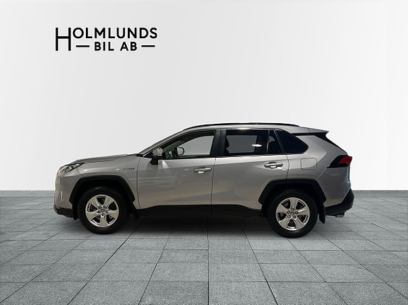 Toyota RAV4 3 of 27