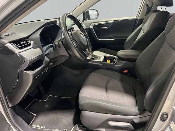 Toyota RAV4 12 of 27