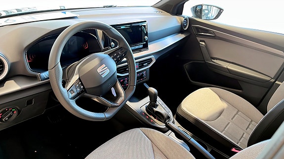 Seat Arona 7 of 12