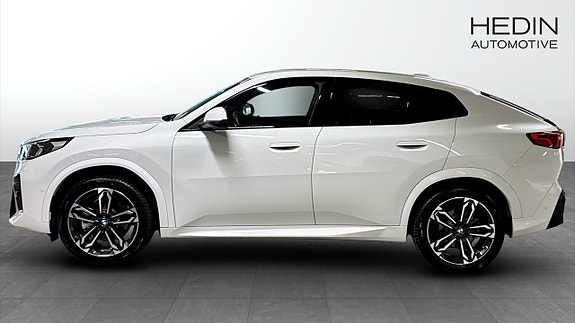 BMW iX2 6 of 9