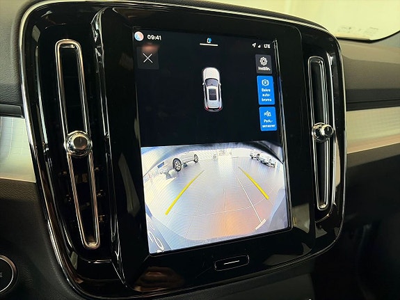 Volvo XC40 16 of 21
