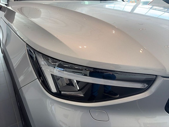 Volvo XC40 15 of 21
