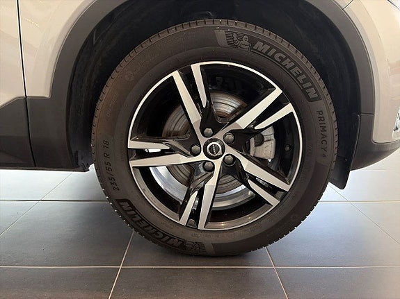 Volvo XC40 17 of 21