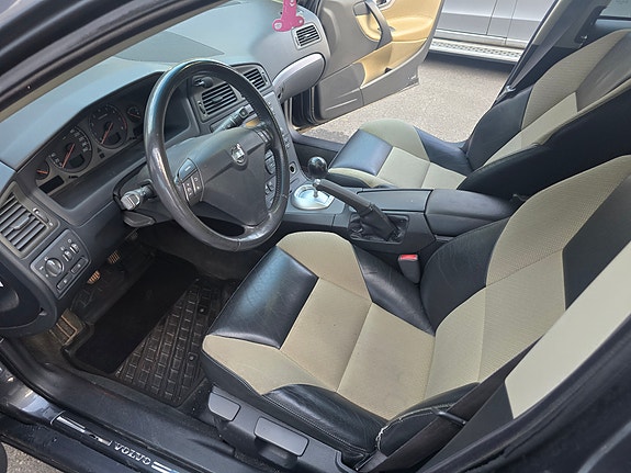 Volvo S60 5 of 11