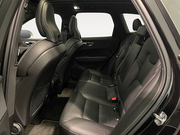 Volvo XC60 11 of 20