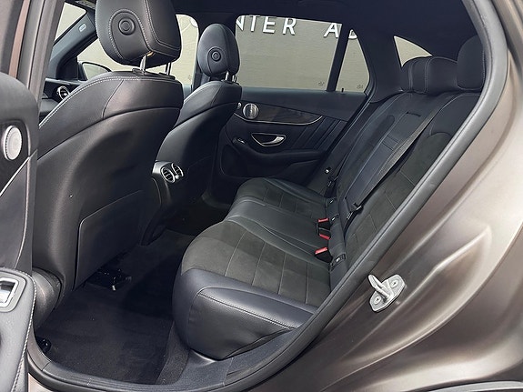 Mercedes-Benz GLC220 d 17 of 23