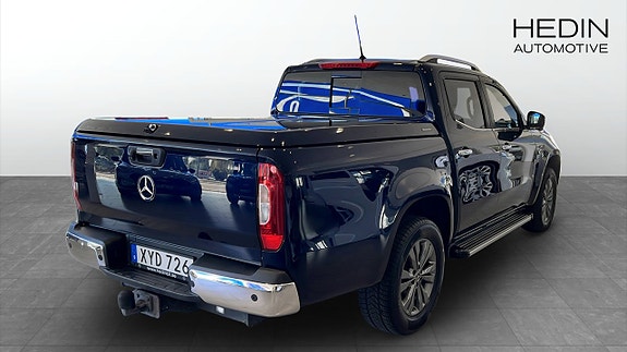 Mercedes-Benz X-Klass 2 of 9