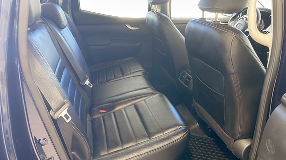 Mercedes-Benz X-Klass 5 of 9