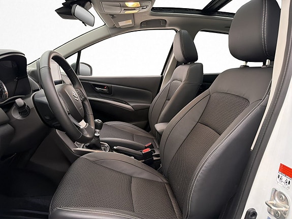 Suzuki S-Cross 10 of 30