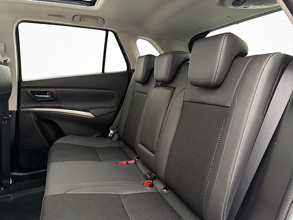 Suzuki S-Cross 22 of 30