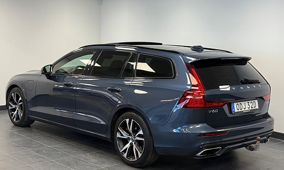 Volvo V60 2 of 20