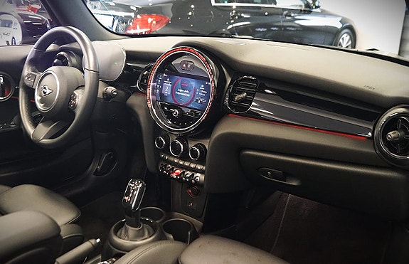 MINI Cooper 15 of 19