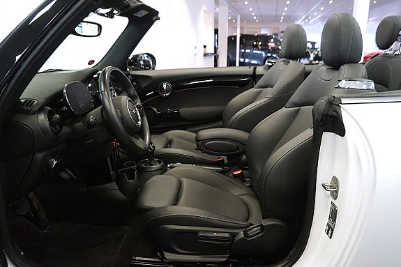 MINI Cooper 16 of 19