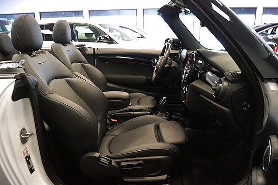 MINI Cooper 17 of 19