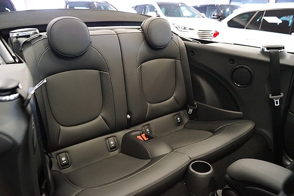 MINI Cooper 18 of 19