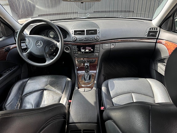 Mercedes-Benz E200 3 of 3
