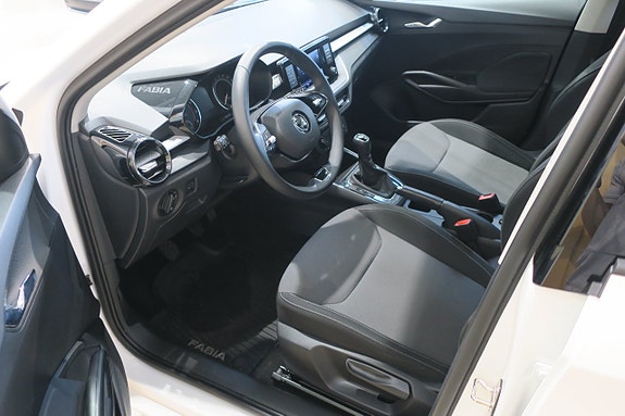 Skoda Fabia 5 of 9
