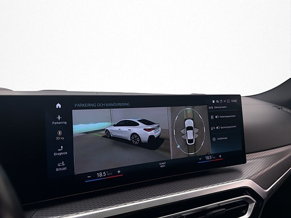BMW i4 26 of 30