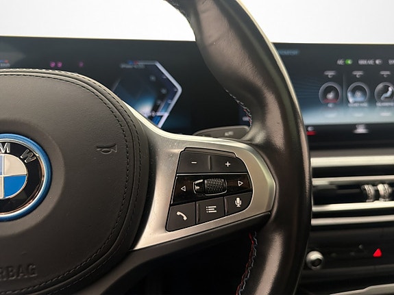 BMW i4 25 of 30