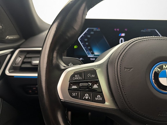 BMW i4 22 of 30