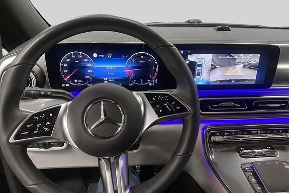 Mercedes-Benz V300 11 of 18